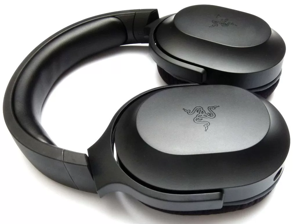 The Razer Barracuda X is one of the most versatile headsets for gamers