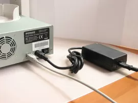 Connecting cables to the Acronova DQ-5610 CD/DVD duplicator