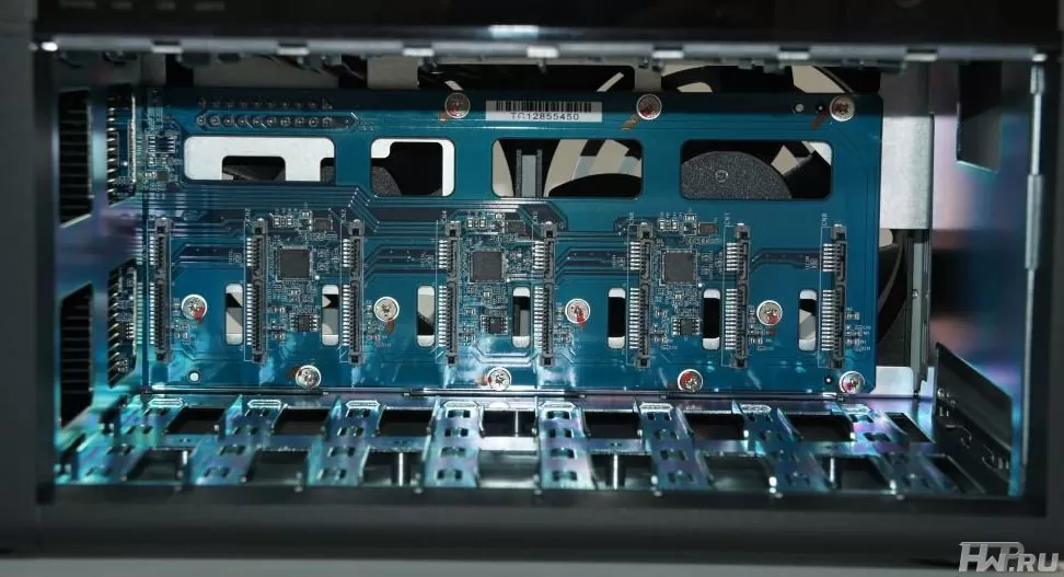 QNAP TS-869 Pro 