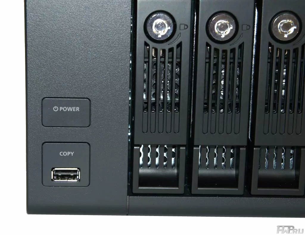 QNAP TS-869 Pro 